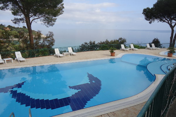 Isola d'Elba: costruzione piscine