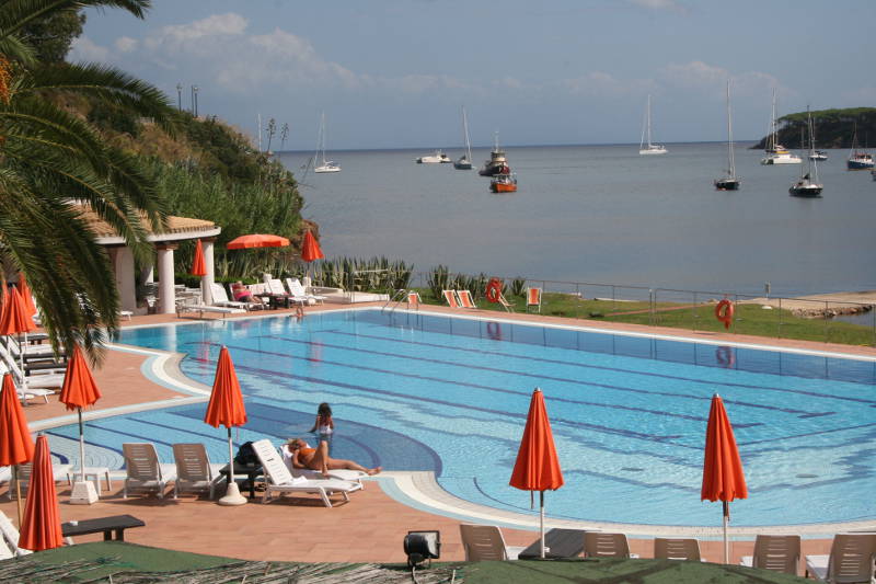 Isola d'Elba: assistenza e accessori piscine